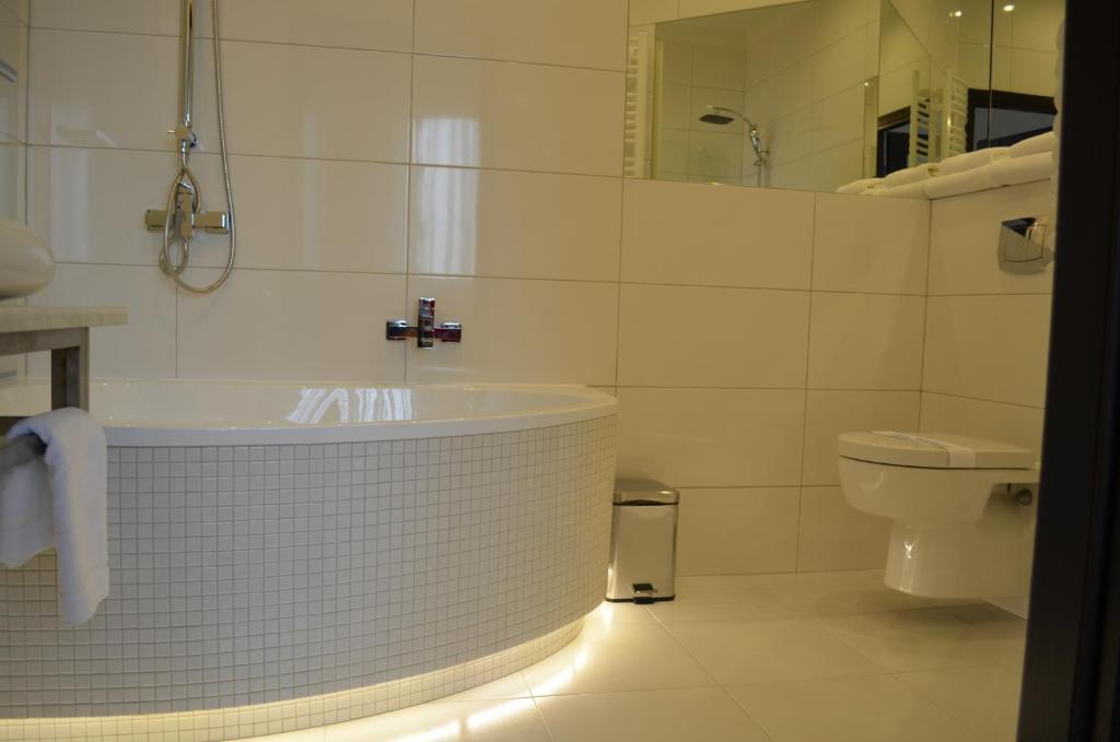 Hotel Alexandra Pobiedziska Habitación foto